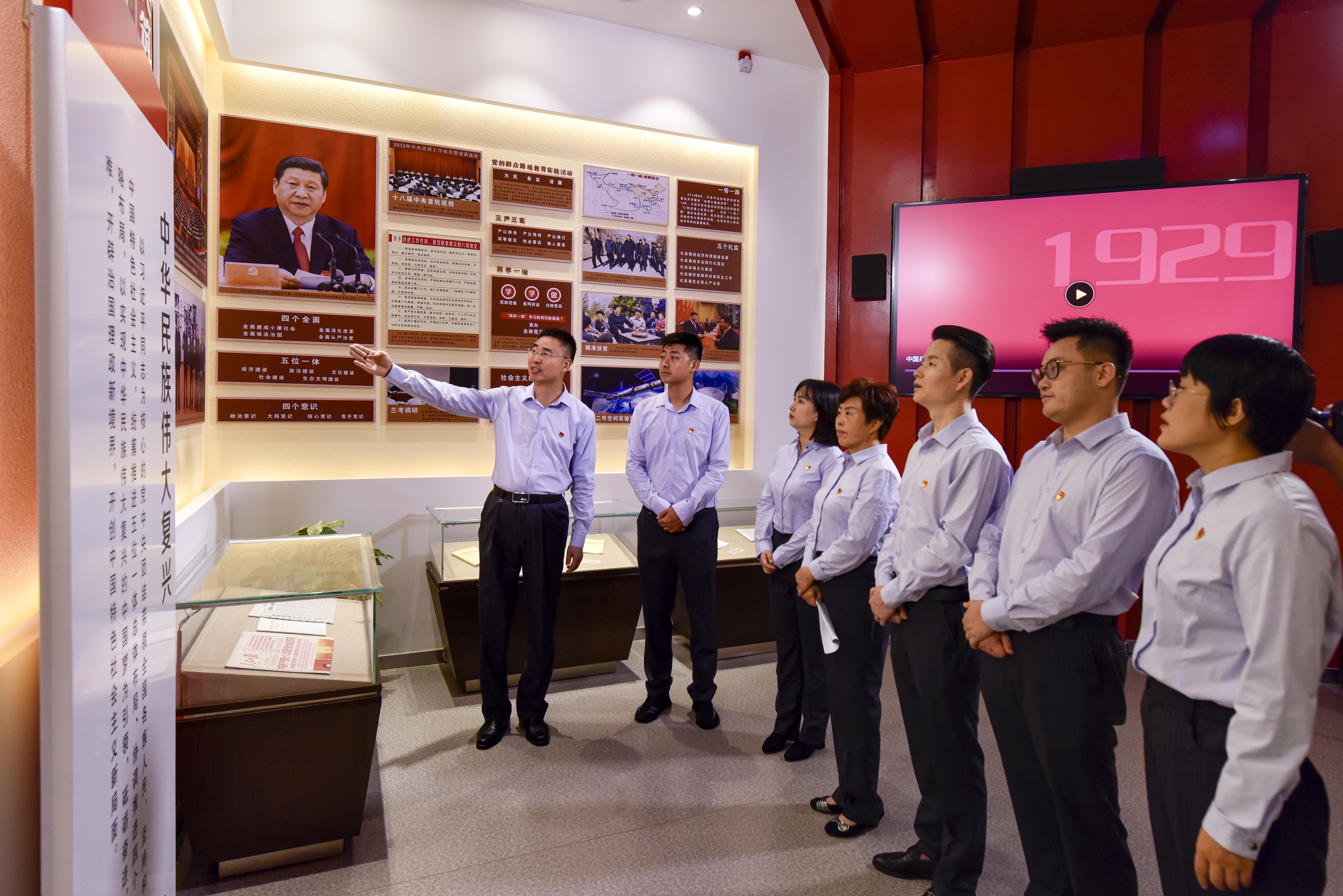 党的教育3m.jpg